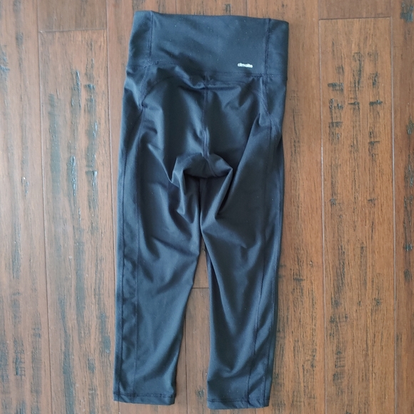 Adidas high wasted crop XS - Picture 3 of 3